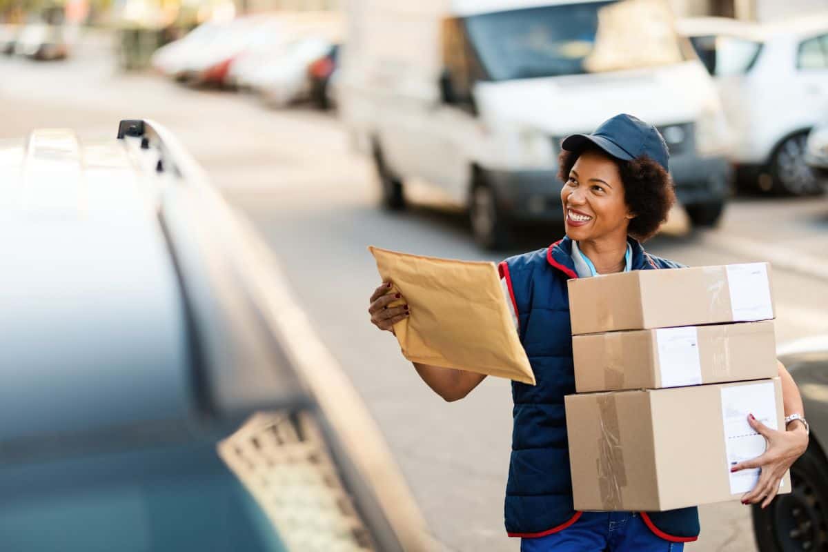 Does The Sender Or Receiver Pay Customs Duty?
